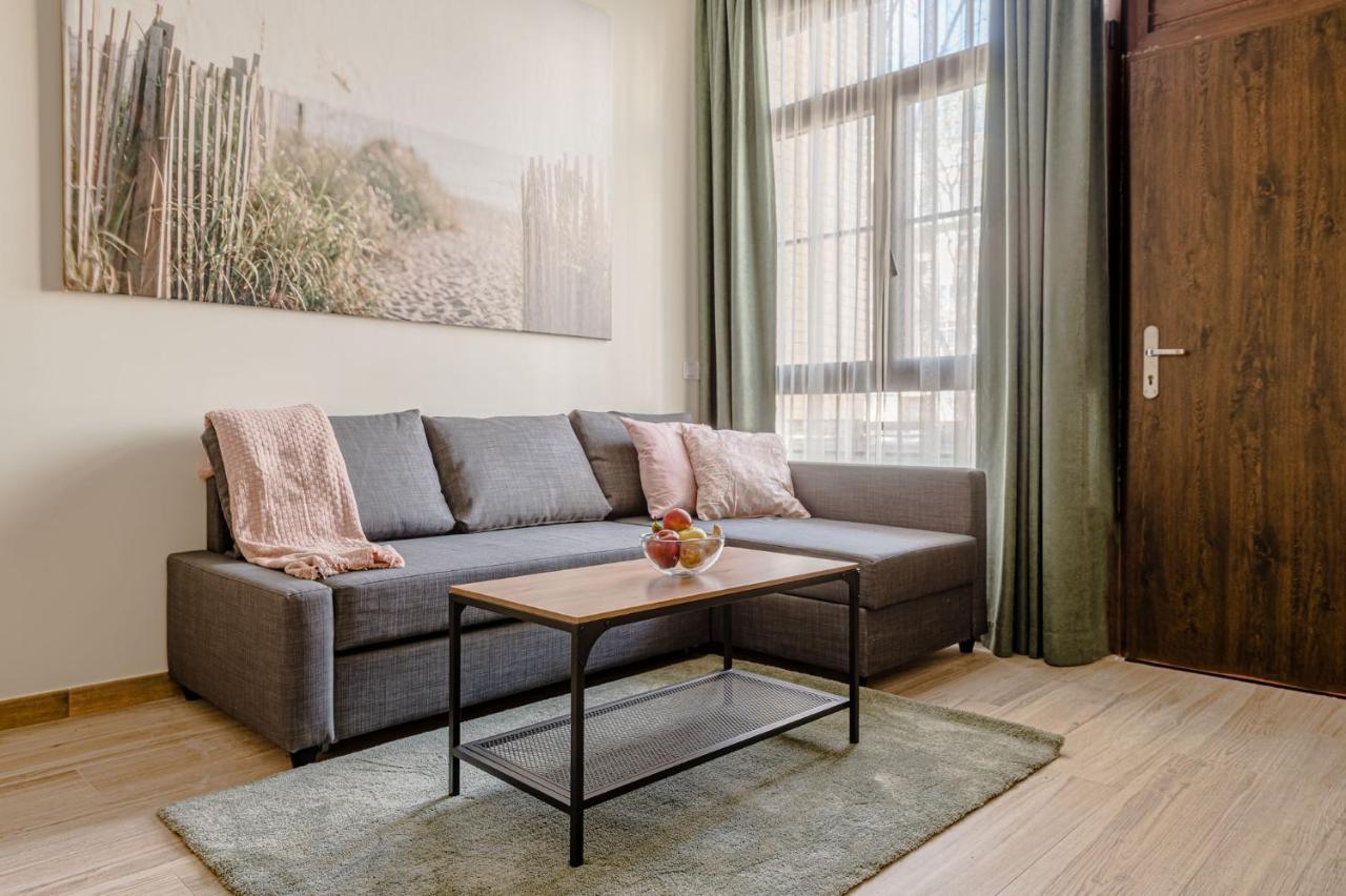 Simone Apartments Madrid Luaran gambar