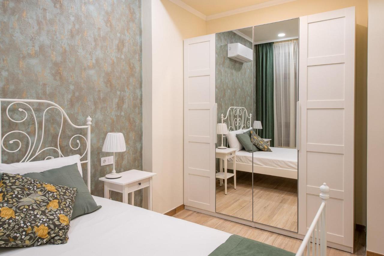 Simone Apartments Madrid Luaran gambar