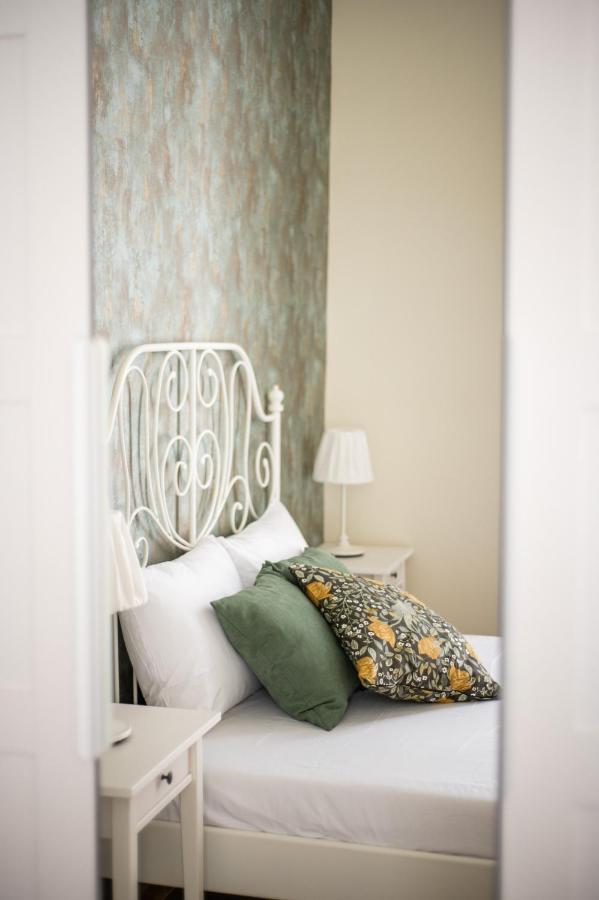 Simone Apartments Madrid Luaran gambar