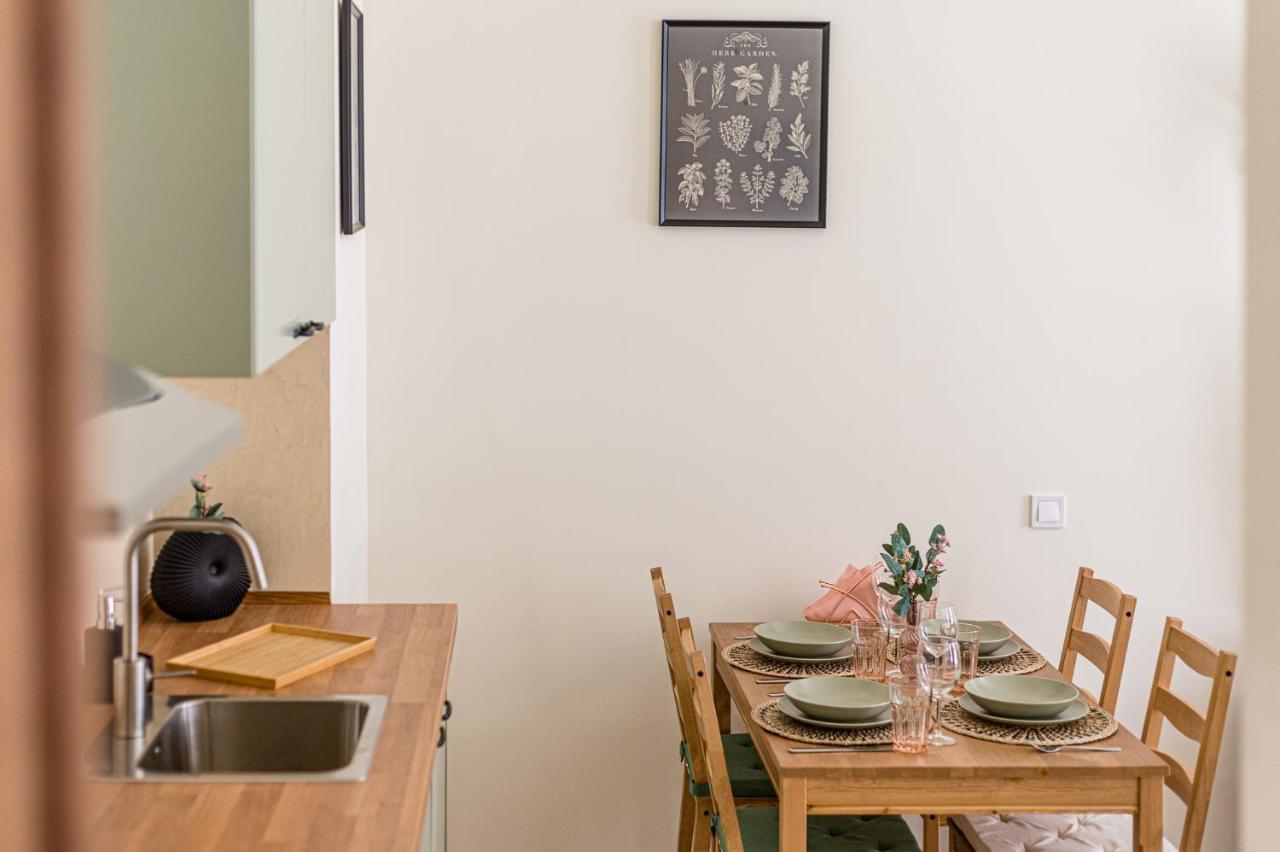 Simone Apartments Madrid Luaran gambar