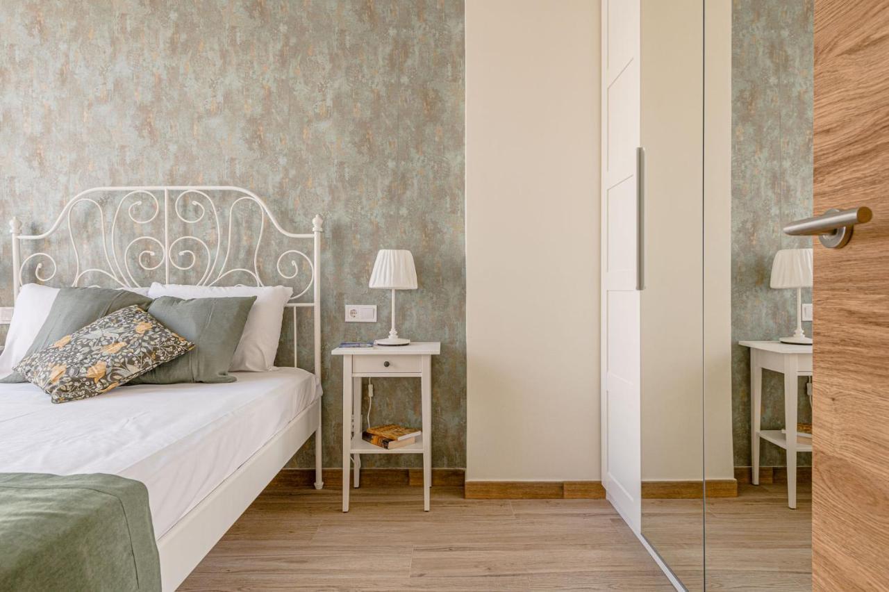 Simone Apartments Madrid Luaran gambar