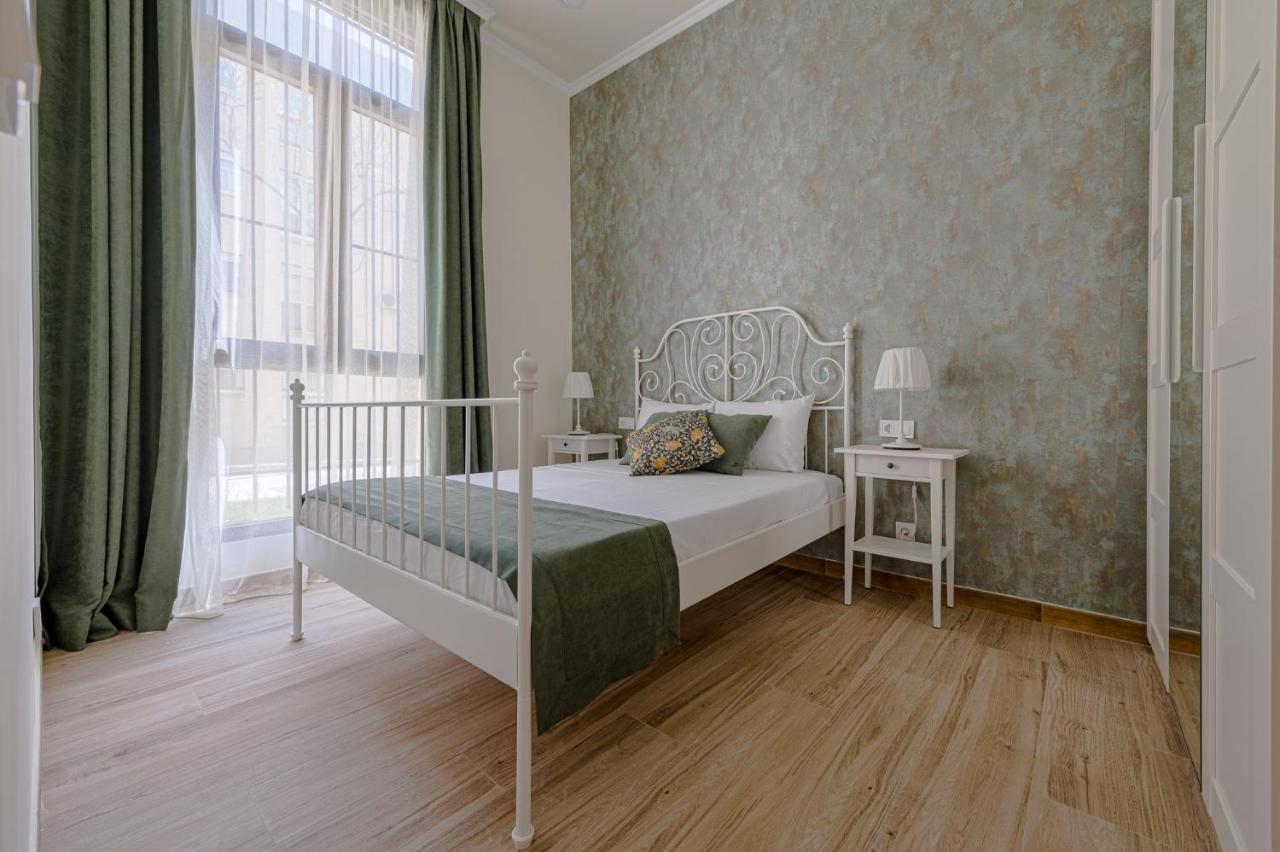 Simone Apartments Madrid Luaran gambar